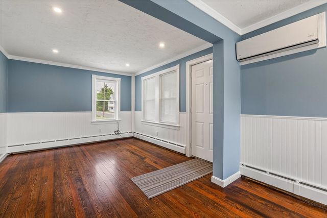 11 Everett Ave, Webster, MA 01570