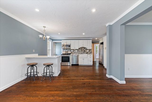 11 Everett Ave, Webster, MA 01570