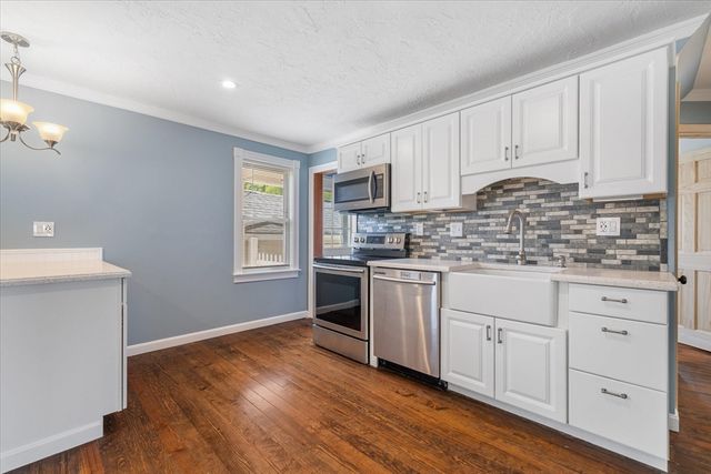 11 Everett Ave, Webster, MA 01570