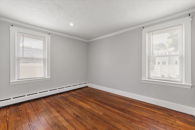 11 Everett Ave, Webster, MA 01570