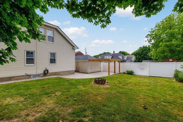 11 Everett Ave, Webster, MA 01570
