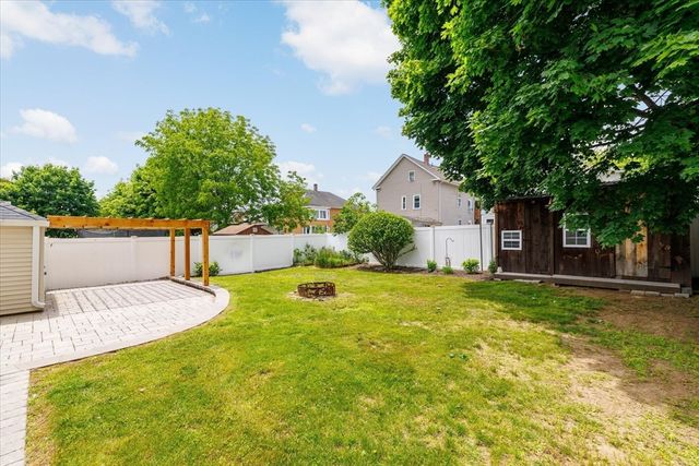 11 Everett Ave, Webster, MA 01570