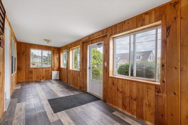 11 Everett Ave, Webster, MA 01570