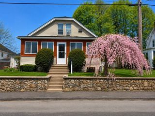 11 Everett Ave, Webster, MA 01570