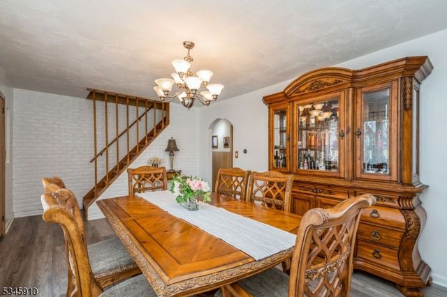 429 Elmwood Ter, Linden City, NJ 07036