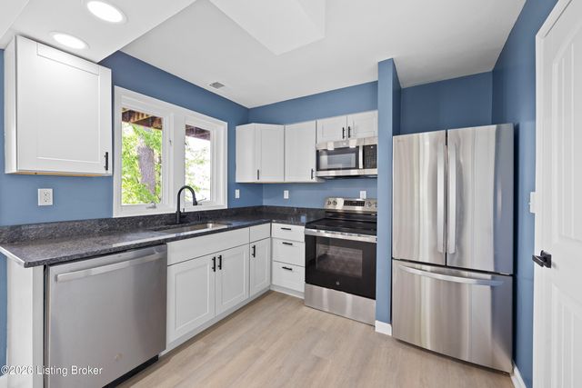 3102 Belknap Beach Rd, Prospect, KY 40059