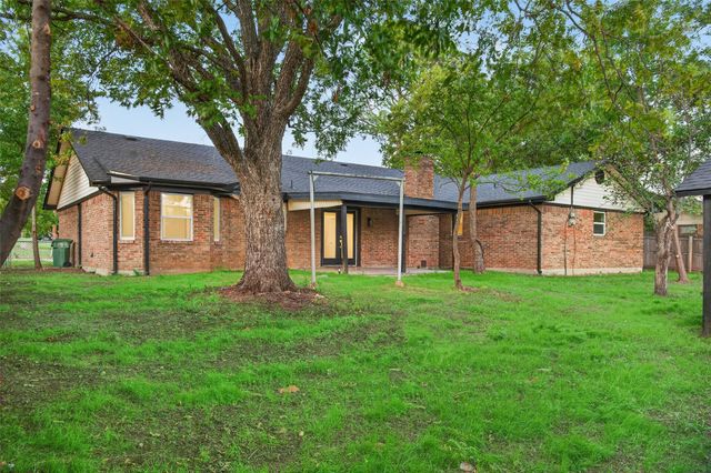 612 Simpson Terrace, Bedford, TX 76021
