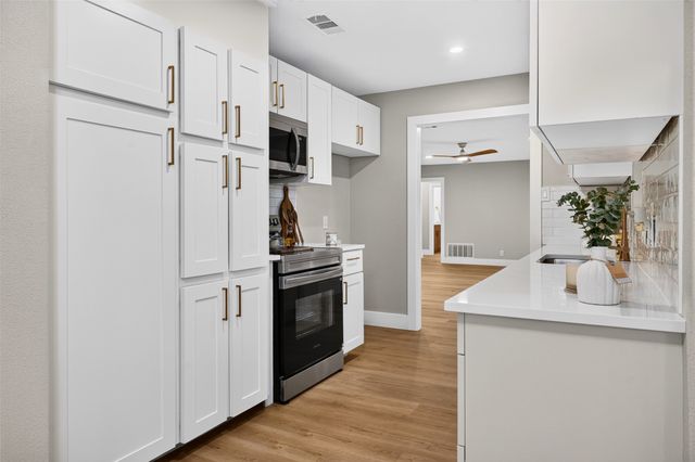 612 Simpson Terrace, Bedford, TX 76021