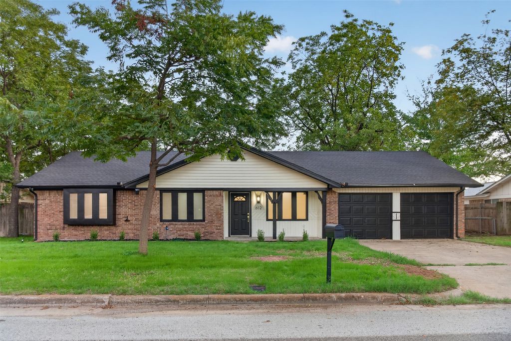 612 Simpson Terrace, Bedford, TX 76021 — exterior