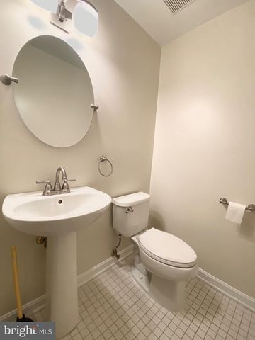 81 ARELL CT, Alexandria, VA 22304