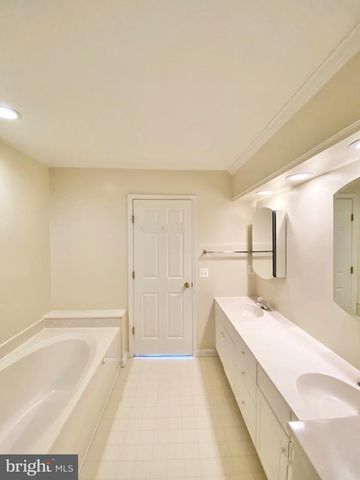 81 ARELL CT, Alexandria, VA 22304