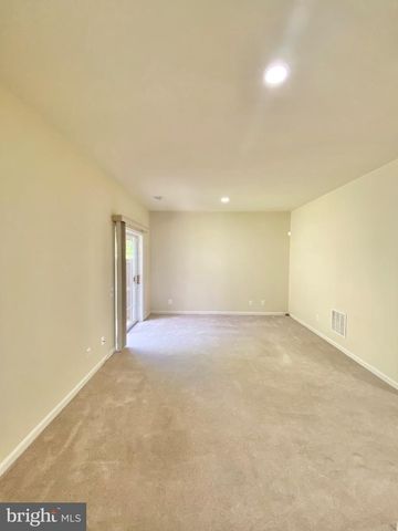 81 ARELL CT, Alexandria, VA 22304