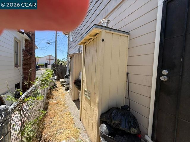2227 Warner Ave, Oakland, CA 94603