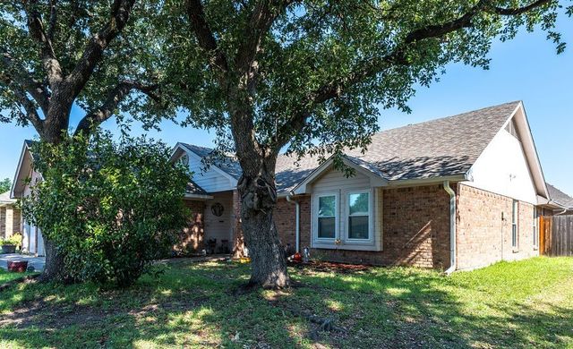 6852 Megan Lane, North Richland Hills, TX 76182