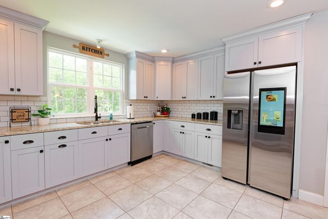 209 Nanie Myree Lane, Wellford, SC 29385