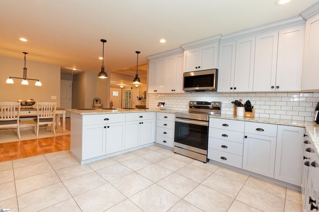 209 Nanie Myree Lane, Wellford, SC 29385