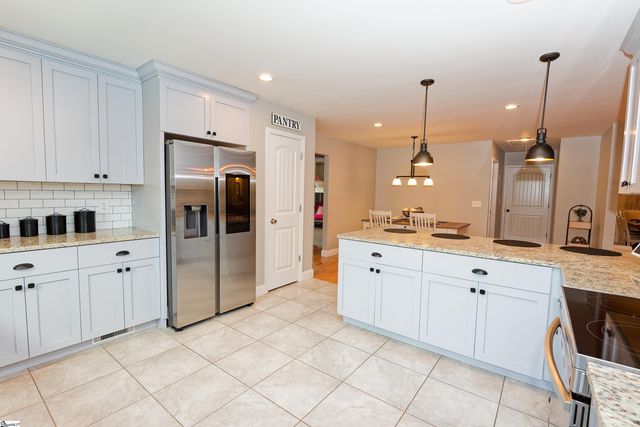 209 Nanie Myree Lane, Wellford, SC 29385