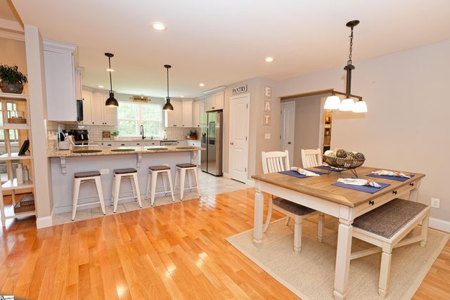 209 Nanie Myree Lane, Wellford, SC 29385