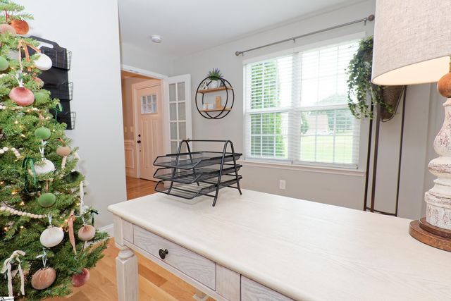 209 Nanie Myree Lane, Wellford, SC 29385