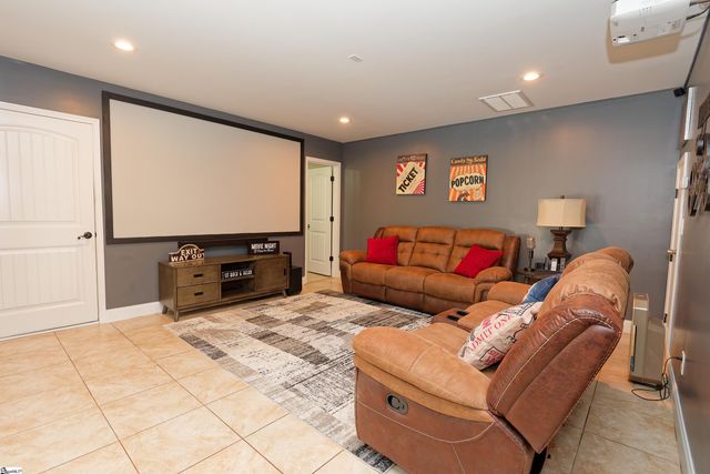 209 Nanie Myree Lane, Wellford, SC 29385