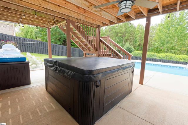 209 Nanie Myree Lane, Wellford, SC 29385