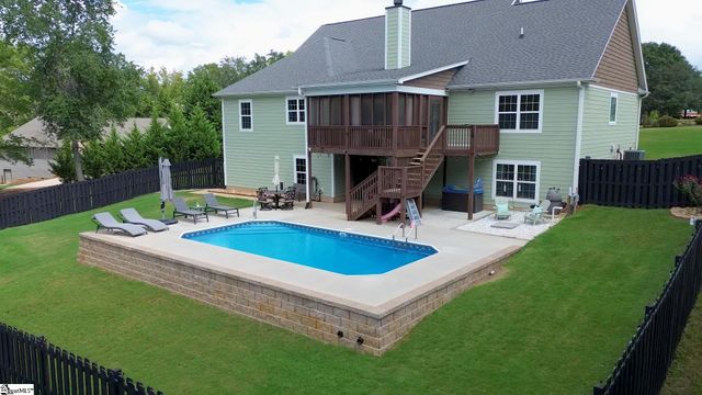 209 Nanie Myree Lane, Wellford, SC 29385