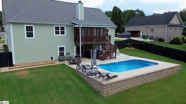 209 Nanie Myree Lane, Wellford, SC 29385