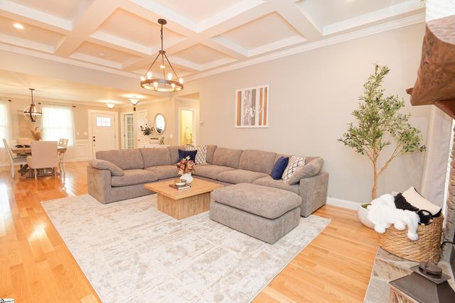 209 Nanie Myree Lane, Wellford, SC 29385