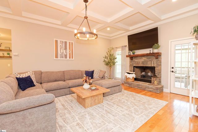 209 Nanie Myree Lane, Wellford, SC 29385
