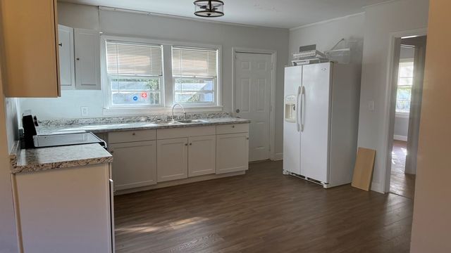 216 Simmons Ave, Ozark, AL 36360