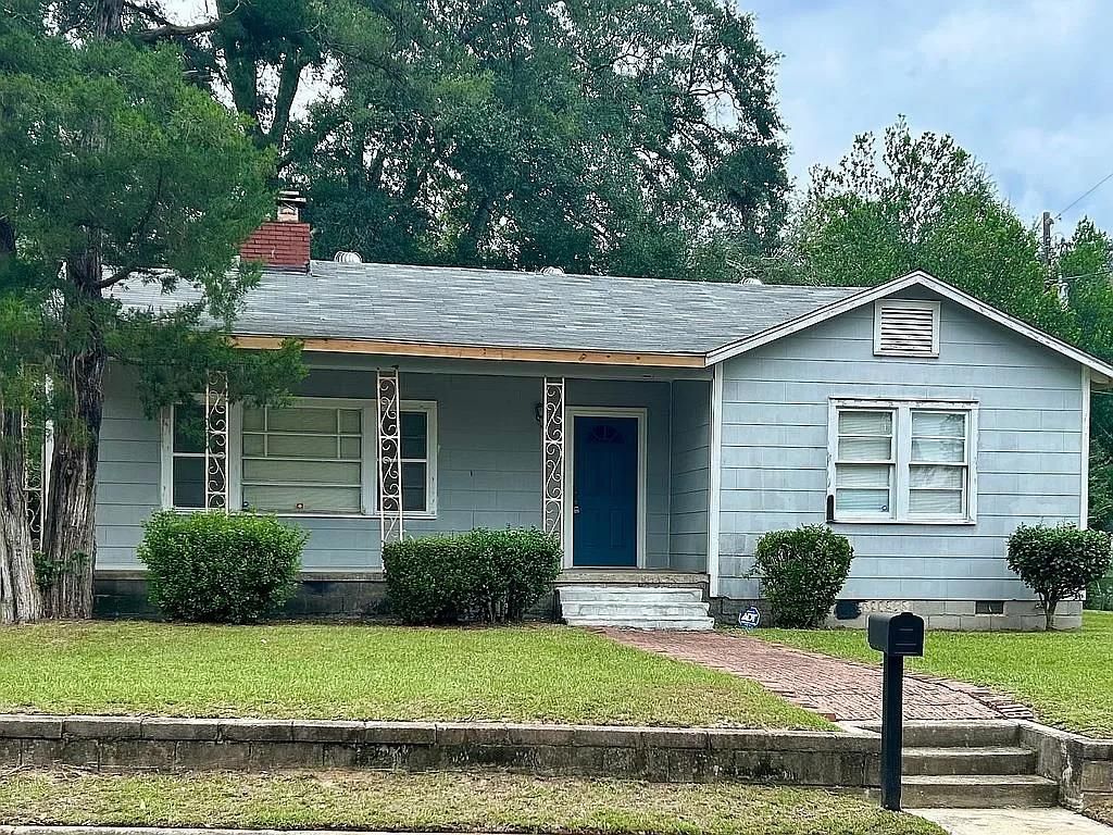 216 Simmons Ave, Ozark, AL 36360