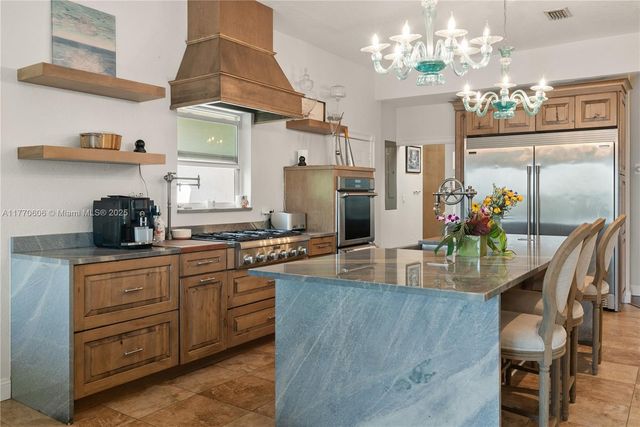 120 Coco Plum Rd S, Key Largo, FL 33037