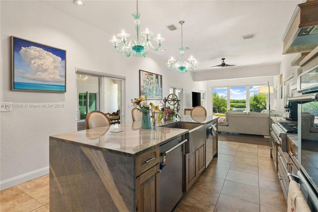 120 Coco Plum Rd S, Key Largo, FL 33037