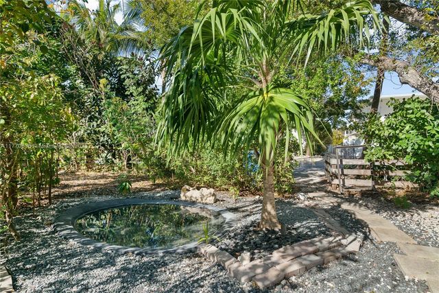 120 Coco Plum Rd S, Key Largo, FL 33037