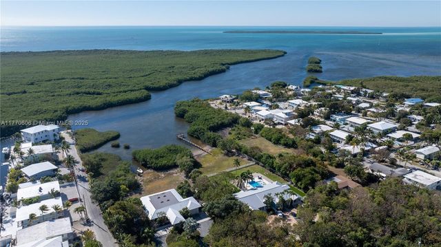 120 Coco Plum Rd S, Key Largo, FL 33037