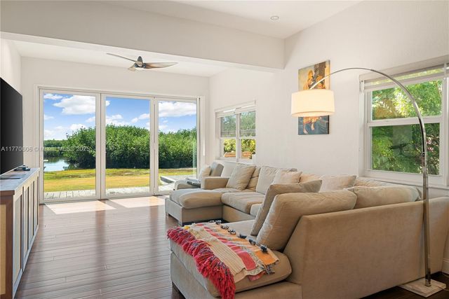 120 Coco Plum Rd S, Key Largo, FL 33037