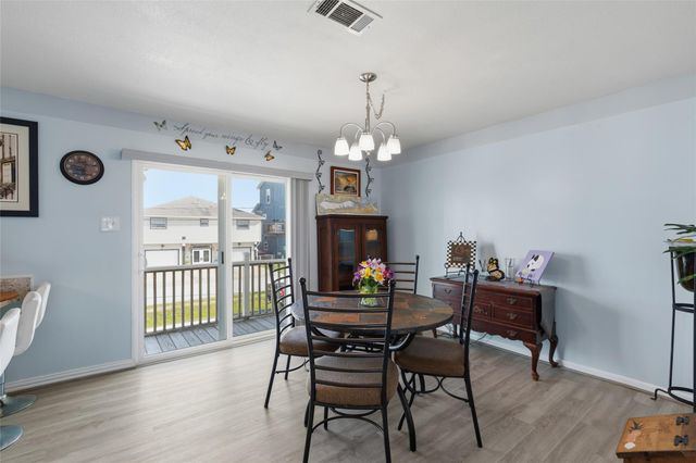 321 Ling Street, Bayou Vista, TX 77563