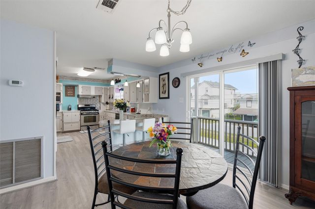 321 Ling Street, Bayou Vista, TX 77563