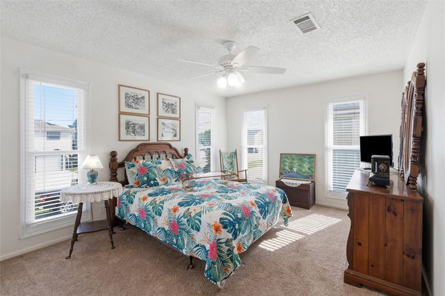 321 Ling Street, Bayou Vista, TX 77563