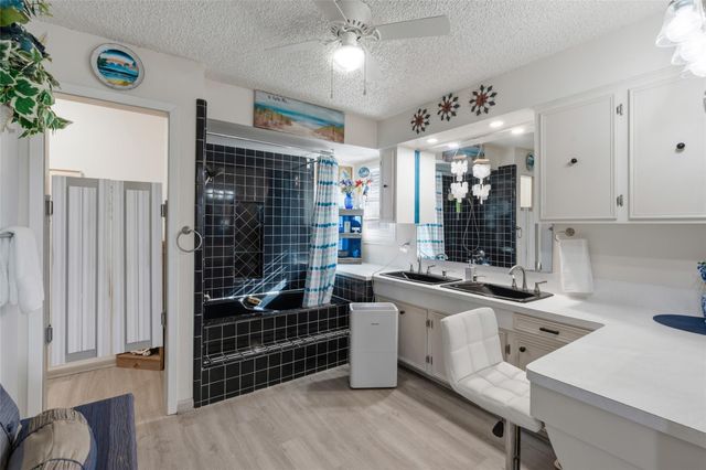 321 Ling Street, Bayou Vista, TX 77563