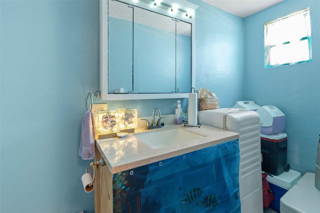 321 Ling Street, Bayou Vista, TX 77563