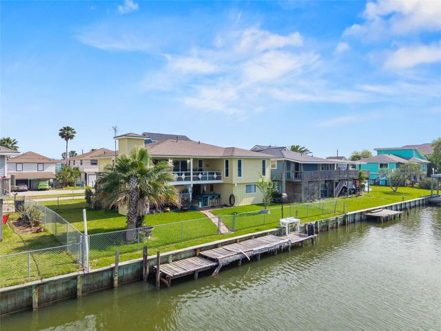 321 Ling Street, Bayou Vista, TX 77563