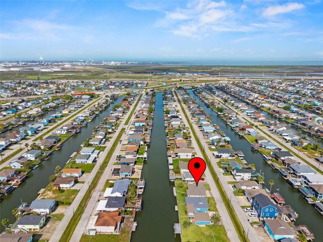 321 Ling Street, Bayou Vista, TX 77563