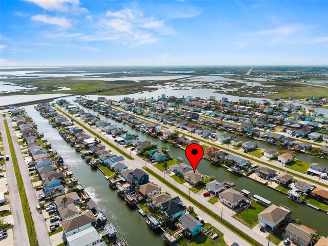 321 Ling Street, Bayou Vista, TX 77563