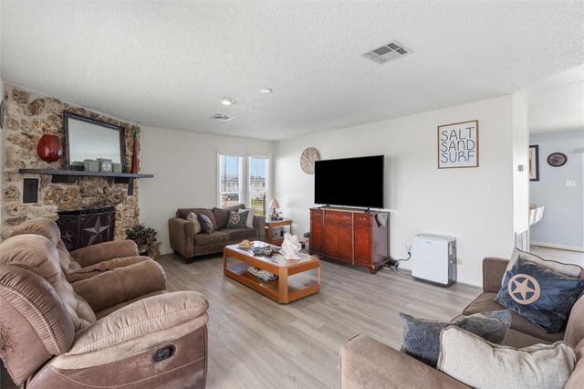 321 Ling Street, Bayou Vista, TX 77563