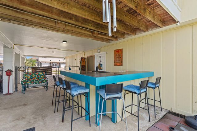 321 Ling Street, Bayou Vista, TX 77563