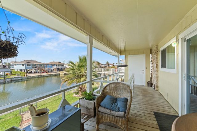 321 Ling Street, Bayou Vista, TX 77563