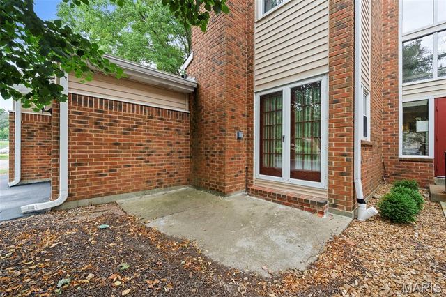 1316 Holgate Drive F1, Ballwin, MO 63021