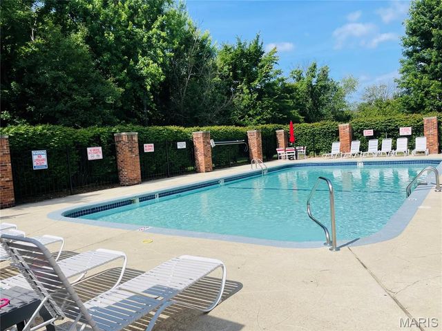1316 Holgate Drive F1, Ballwin, MO 63021