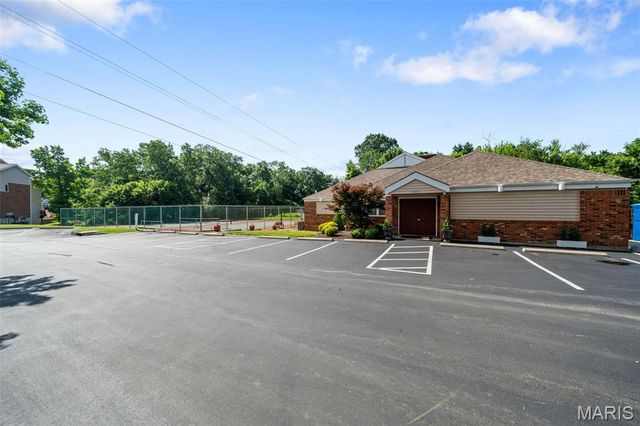 1316 Holgate Drive F1, Ballwin, MO 63021